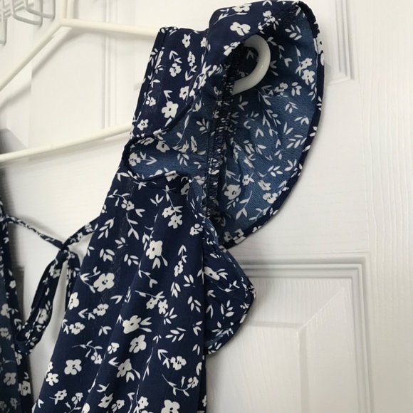 SHEIN Deep V-Neck Frill Tie Accent Floral Romper XS Dark Navy Blue White - Picture 8 of 16